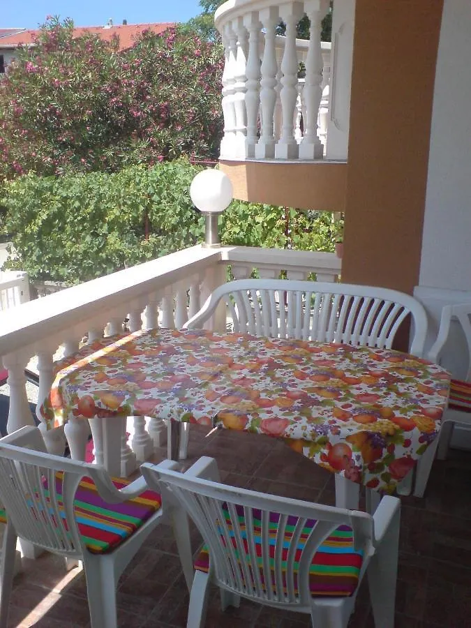 Apartman Mira Sabunike 2 Apartment Privlaka  Croatia